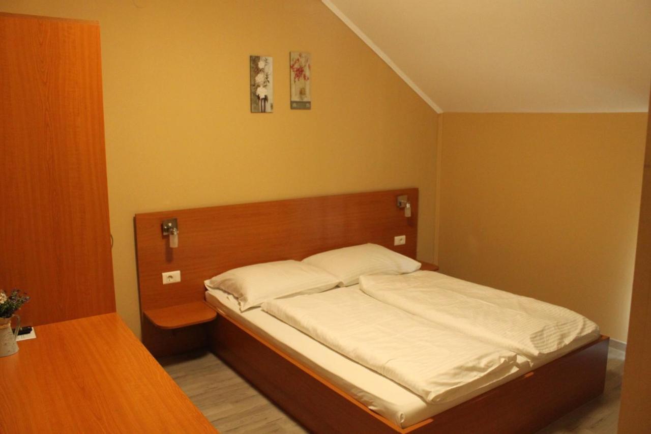 Guesthouse Rezekov Podrum Jastrebarsko Εξωτερικό φωτογραφία