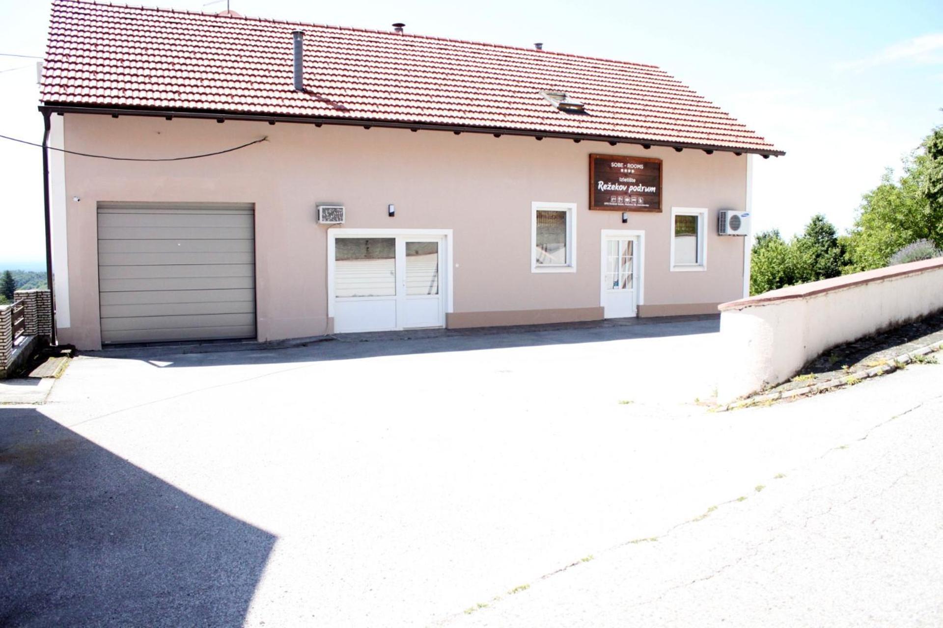 Guesthouse Rezekov Podrum Jastrebarsko Εξωτερικό φωτογραφία